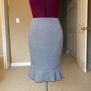 EUC Black House White Market Size 6 Black and White Pencil Skirt with Ruffle
